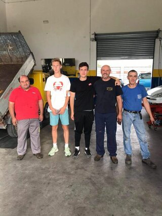 received_1780960415402389