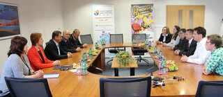 Delegácia Technického inštitútu (Koblenz), vedená Paulom Murdersom, na Úrade TSK s Mgr. Jurajom Gerlicim a jeho spolupracovníkmi