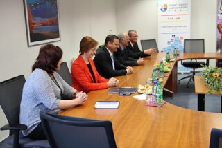 Delegácia Technického inštitútu (Koblenz), vedená Paulom Murdersom, na Úrade TSK s Mgr. Jurajom Gerlicim a jeho spolupracovníkmi