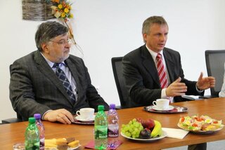 Delegácia Technického inštitútu (Koblenz), vedená Paulom Murdersom, na Úrade TSK s Mgr. Jurajom Gerlicim a jeho spolupracovníkmi