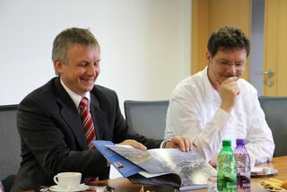 Delegácia Technického inštitútu (Koblenz), vedená Paulom Murdersom, na Úrade TSK s Mgr. Jurajom Gerlicim a jeho spolupracovníkmi