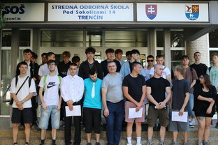 Zväčšiť fotografiu - Úspešní z iii.ao 2025/26