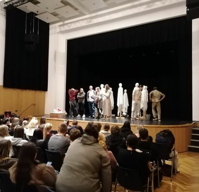 Divadelné predstavenie Tri gaštanové kone