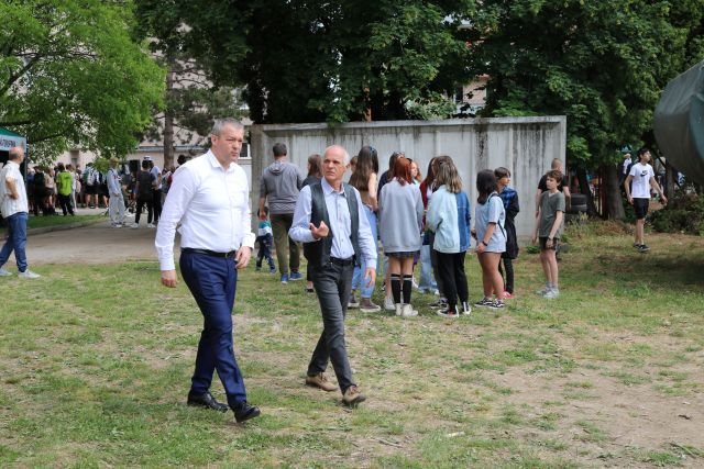 Prehliadka vojenskej techniky a dronov pre žiakov ZŠ